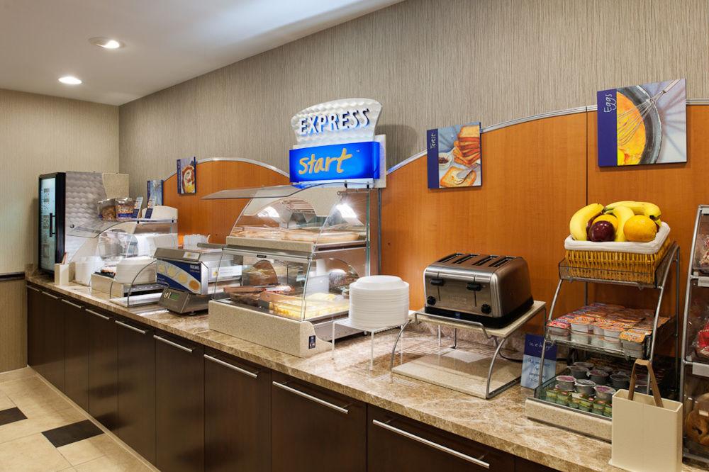 Holiday Inn Express Philadelphia Airport By Ihg Essington Exterior photo